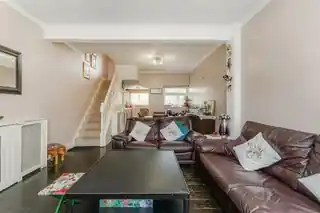 233 Scotland Green Road North, photo 3