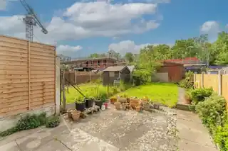 233 Scotland Green Road North, photo 2
