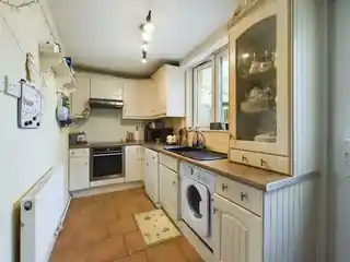 237 Chipstead Valley Road, photo 3