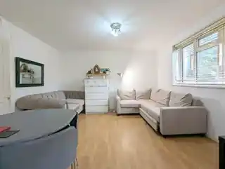 239 Staines Road, photo 2