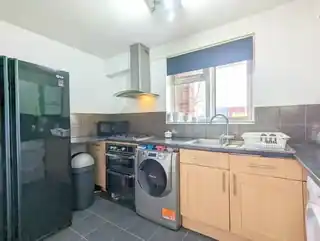 239 Staines Road, photo 3