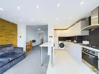 239 Woolwich Road, photo 2