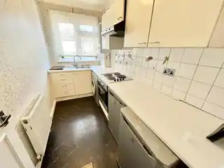 239B Camrose Avenue, photo 3