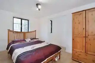 23A Church Crescent, photo 3