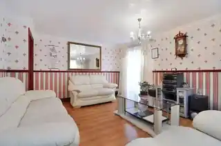 23A Church Crescent, photo 2