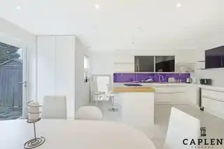 23A Clarendon Road, photo 2