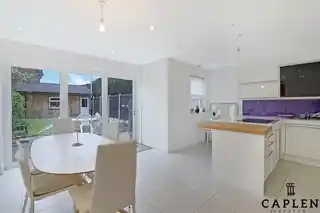 23A Clarendon Road, photo 4