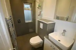 23A Errol Gardens, photo 4