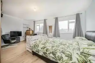 23A, Queens Parade, Hanger Lane, photo 4