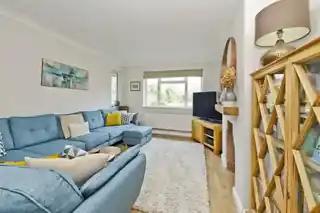 24 Austins Lane, photo 2