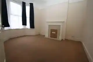 24 Beverley Road, photo 2