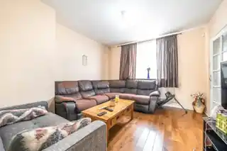 24 Bishops Road, photo 2