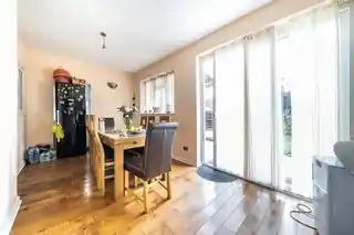 24 Bishops Road, photo 4