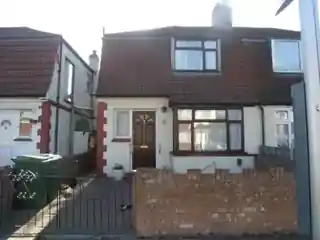 24 Blithdale Road, photo 2