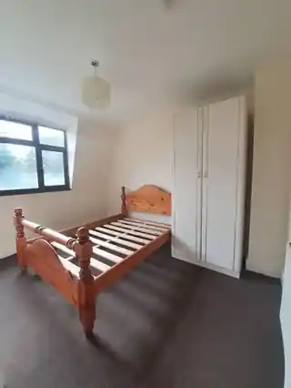 24 Blithdale Road, photo 3