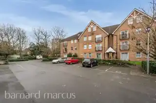24 Burghley Hall Close, photo 3