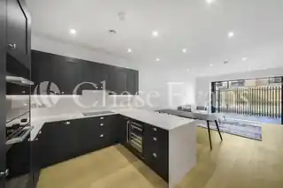 24 Caird Street, photo 2
