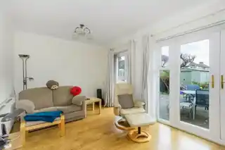 24 Cherrydown Road, photo 3
