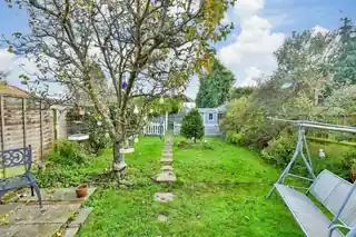 24 Cleveland Road, photo 2