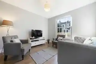 24 Collingwood Road, photo 2