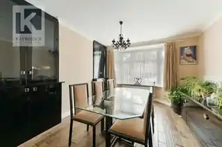 24 Courtenay Road, photo 3