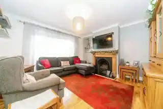 24 Cox Lane, photo 2