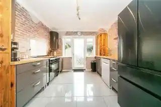 24 Cox Lane, photo 4