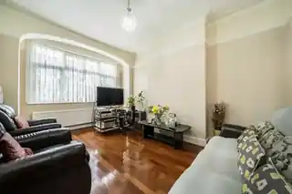 24 Cromer Road, photo 2