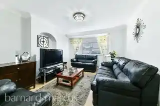 24 Dahlia Gardens, photo 2