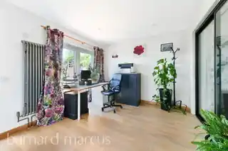 24 Dahlia Gardens, photo 4