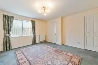 24 Eindhoven Close, photo 3