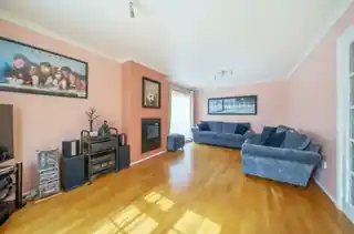 24 Fairmark Drive, photo 2