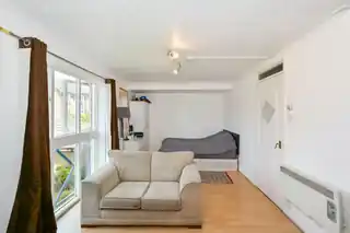 24 Farrow Lane, photo 2