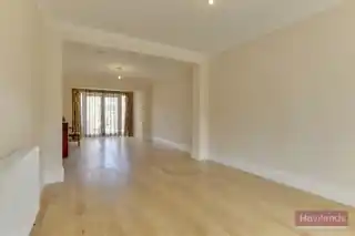 24 Firs Park Gardens, photo 2