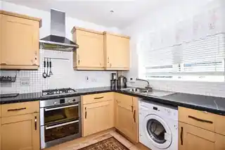 24 Founders Close, photo 2