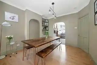 24 Foxley Gardens, photo 3
