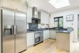 24 Glennie Road, photo 3