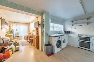 24 Hamlet Road, photo 3