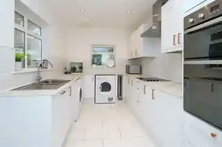 24 Heath Road, photo 2