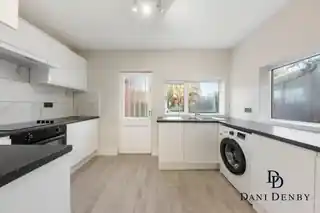 24 Heriot Road, photo 2