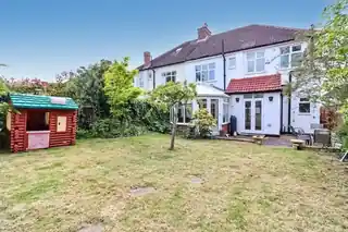 24 Highfield Road, photo 2