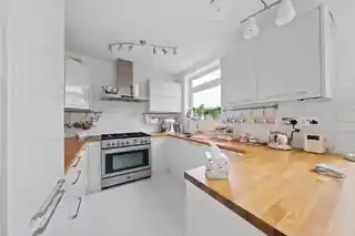 24 Highview Avenue, photo 4