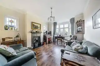 24 Hillside Gardens, photo 2