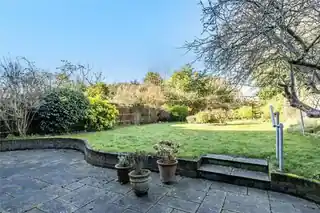 24 Hillside Gardens, photo 4