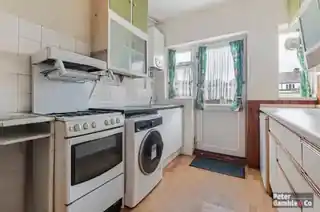 24 Horsenden Lane South, photo 3