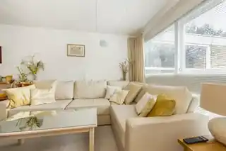 24 Langham House Close, photo 4