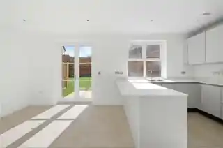 24 Lushington Drive, photo 2