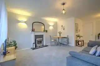 24 Magnolia Court, photo 2