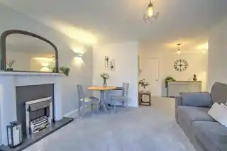 24 Magnolia Court, photo 3