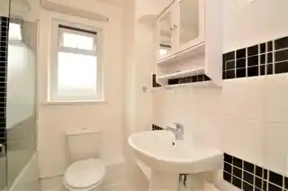24 Manordene Road, photo 4